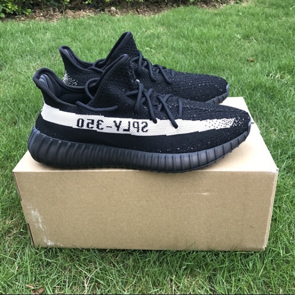 Unisex adidas Yeezy Boost 350 V2 Oreo
